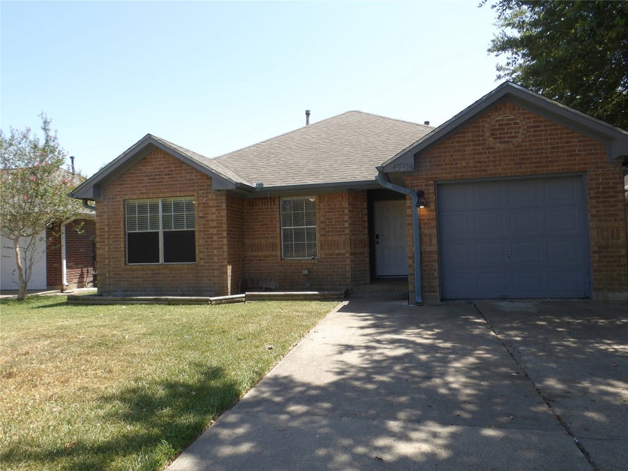 Property photo for 5914 Red River Drive, Dickinson, TX