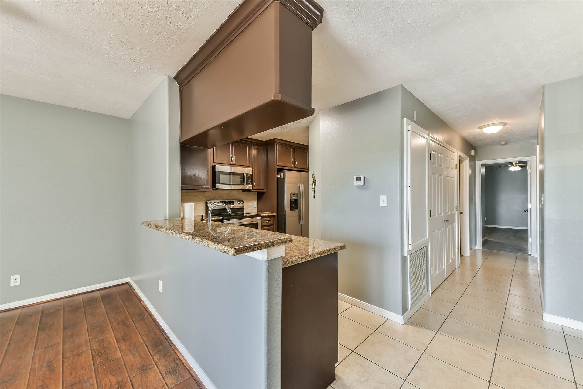 2501 Gulf Freeway, #243D, Dickinson, TX 77539 Kitchen
