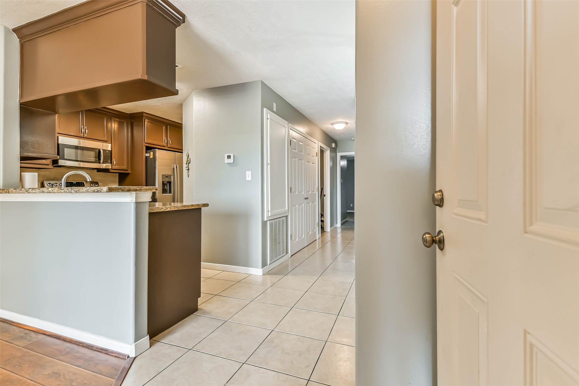 2501 Gulf Freeway, #243D, Dickinson, TX 77539 Entry
