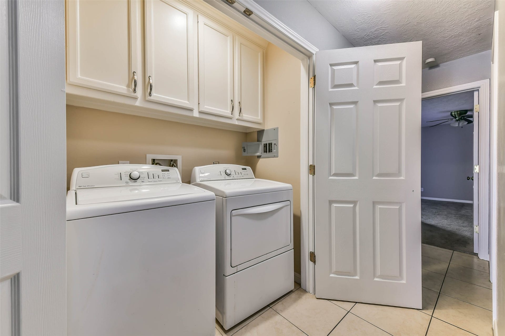 2501 Gulf Freeway, #243D, Dickinson, TX 77539 Laundry (Washer & Dryer included)