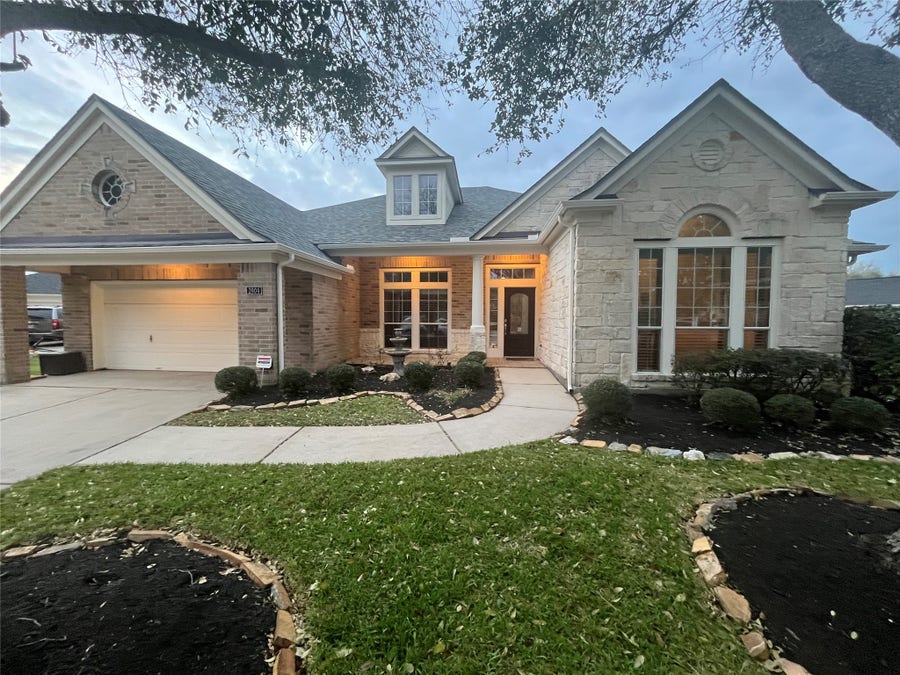 Property photo for 2904 Lakemist Court, League City, TX