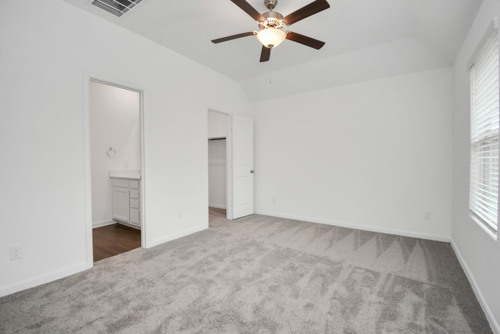 15826 Menlow Bend Drive, Humble, TX 77396 15826 Menlow Bend Drive, Humble, TX 77396