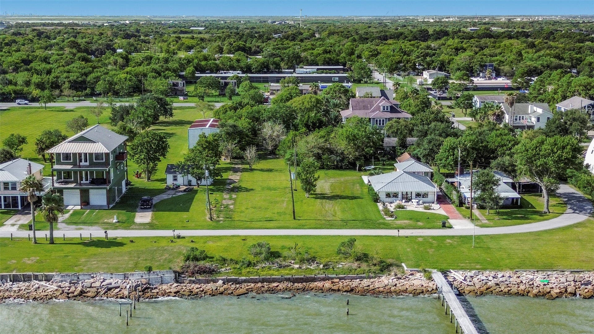 2480 E East Bayshore Drive, San Leon, TX 77539 2480 E East Bayshore Drive, San Leon, TX 77539