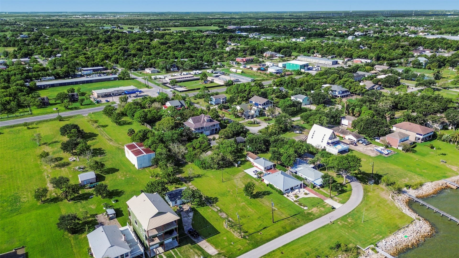 2480 E East Bayshore Drive, San Leon, TX 77539 2480 E East Bayshore Drive, San Leon, TX 77539