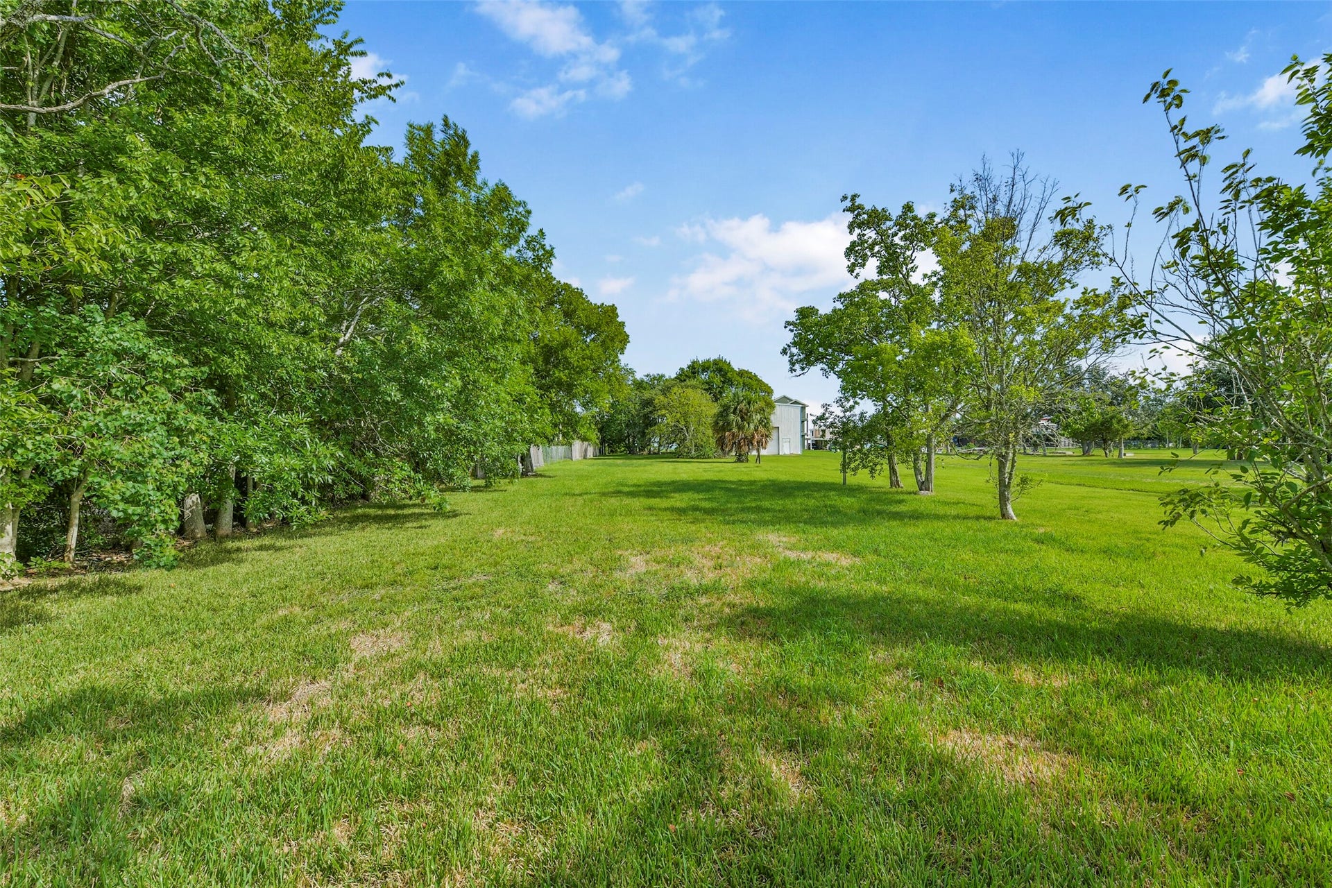 2480 E East Bayshore Drive, San Leon, TX 77539 2480 E East Bayshore Drive, San Leon, TX 77539