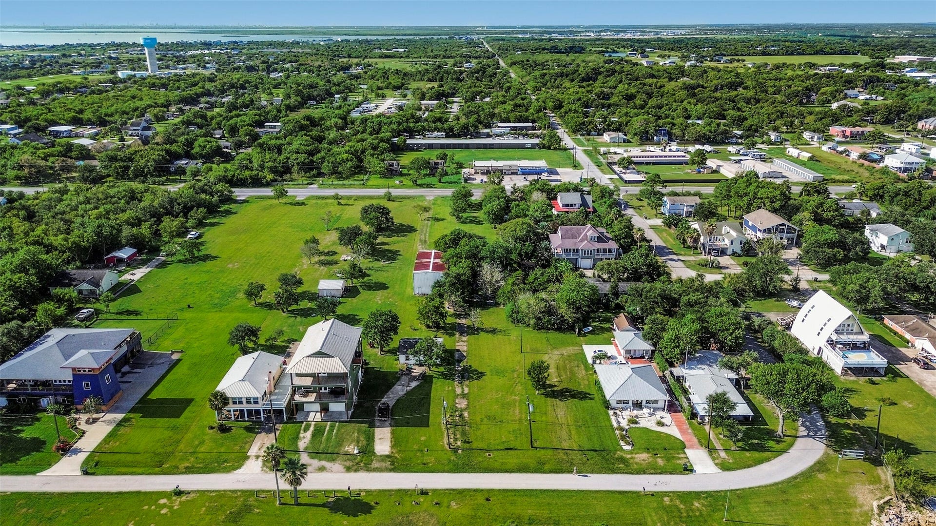 2480 E East Bayshore Drive, San Leon, TX 77539 2480 E East Bayshore Drive, San Leon, TX 77539