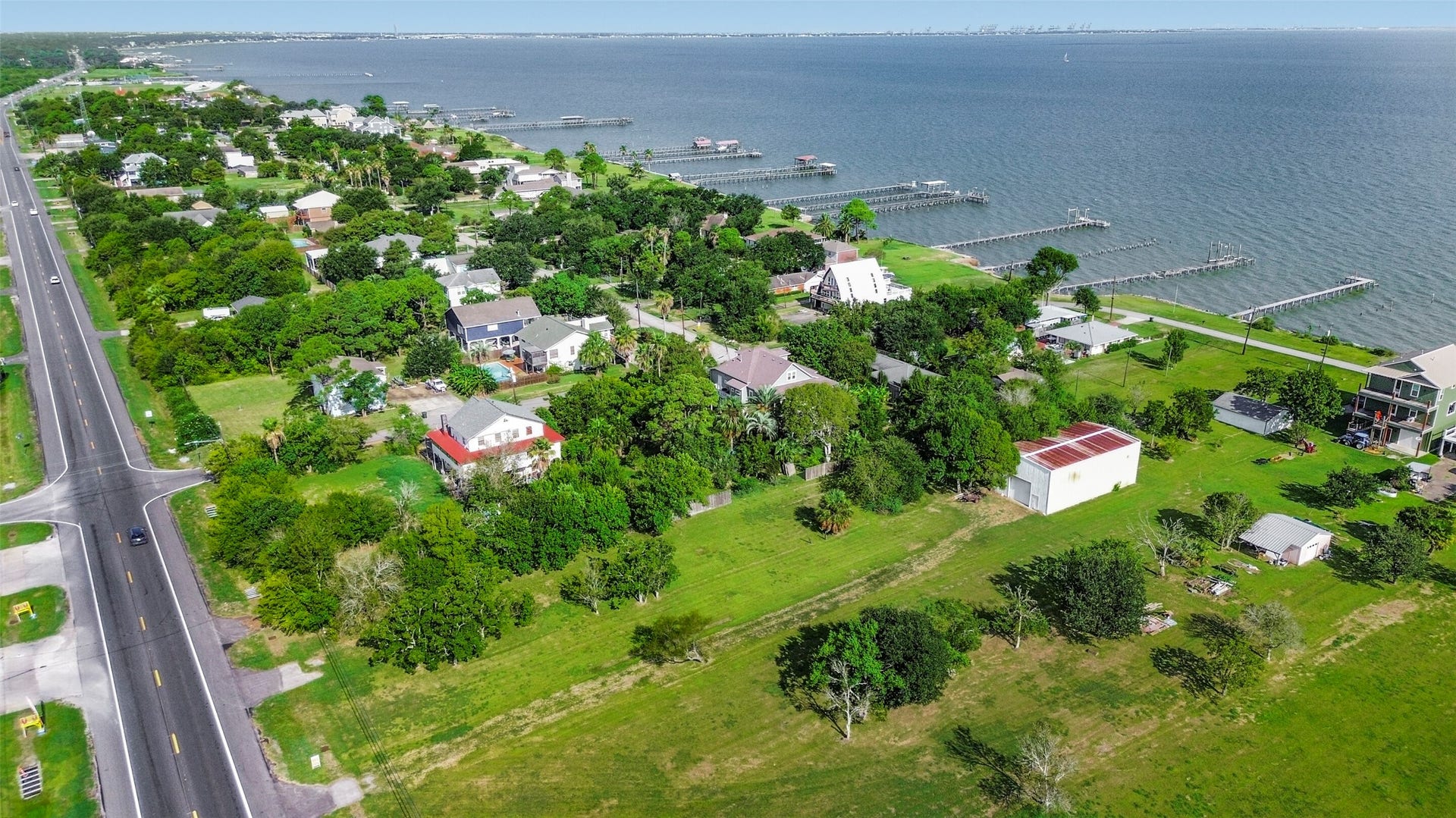 2480 E East Bayshore Drive, San Leon, TX 77539 2480 E East Bayshore Drive, San Leon, TX 77539