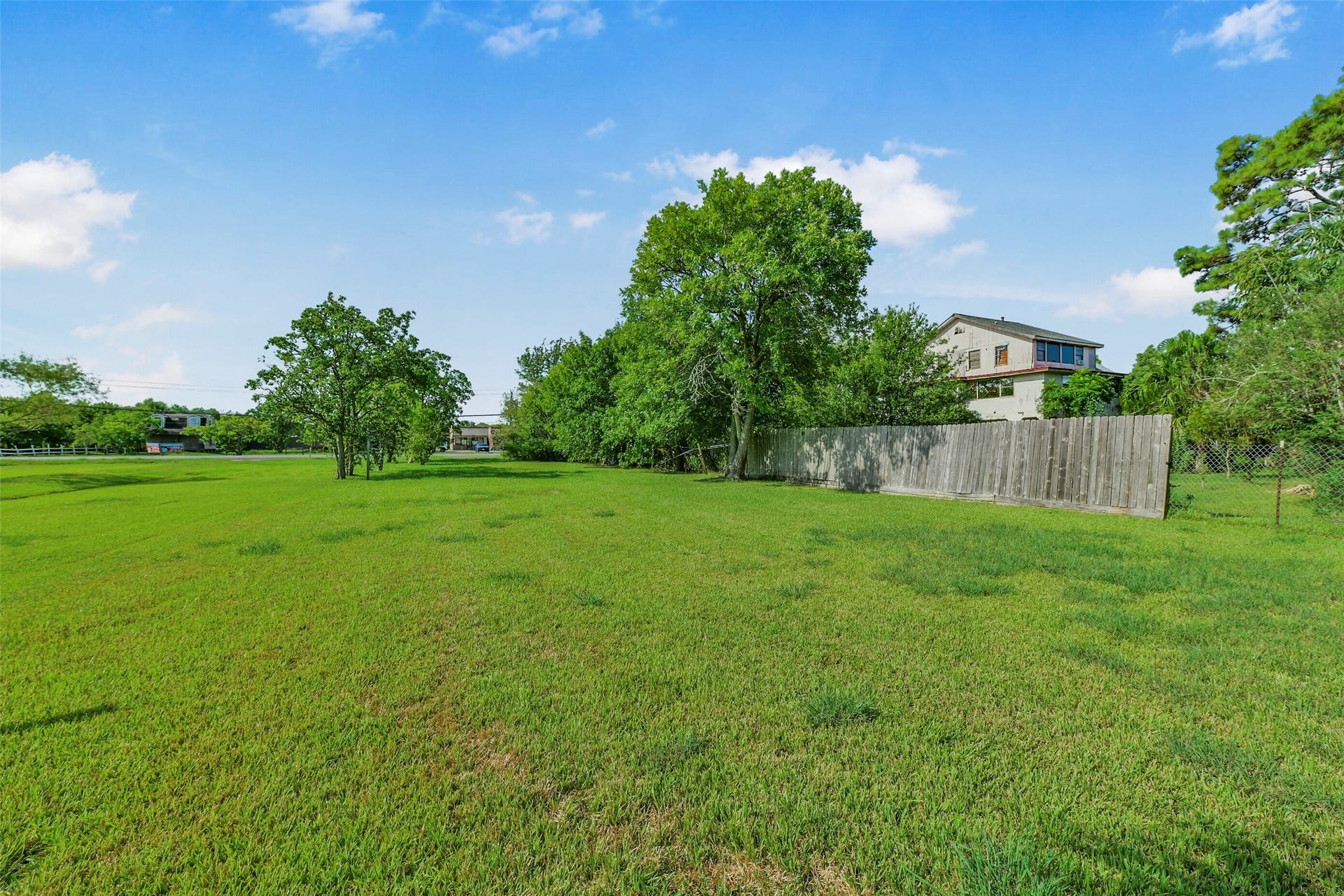 2480 E East Bayshore Drive, San Leon, TX 77539 2480 E East Bayshore Drive, San Leon, TX 77539