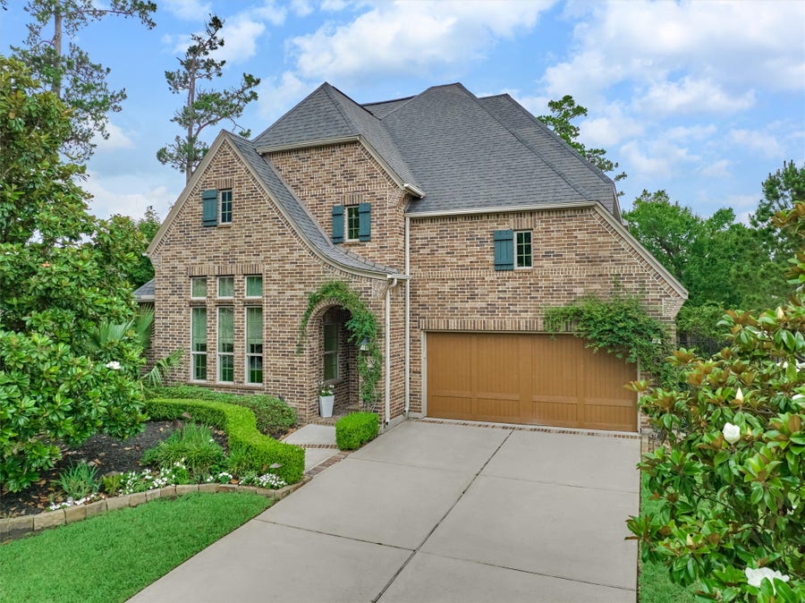 Property photo for 30 W Twin Ponds Court, Tomball, TX