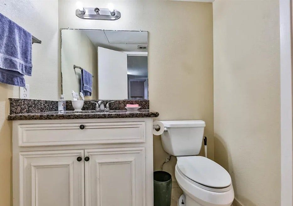 8417 Hearth Drive, #21, Houston, TX 77054 Half bath