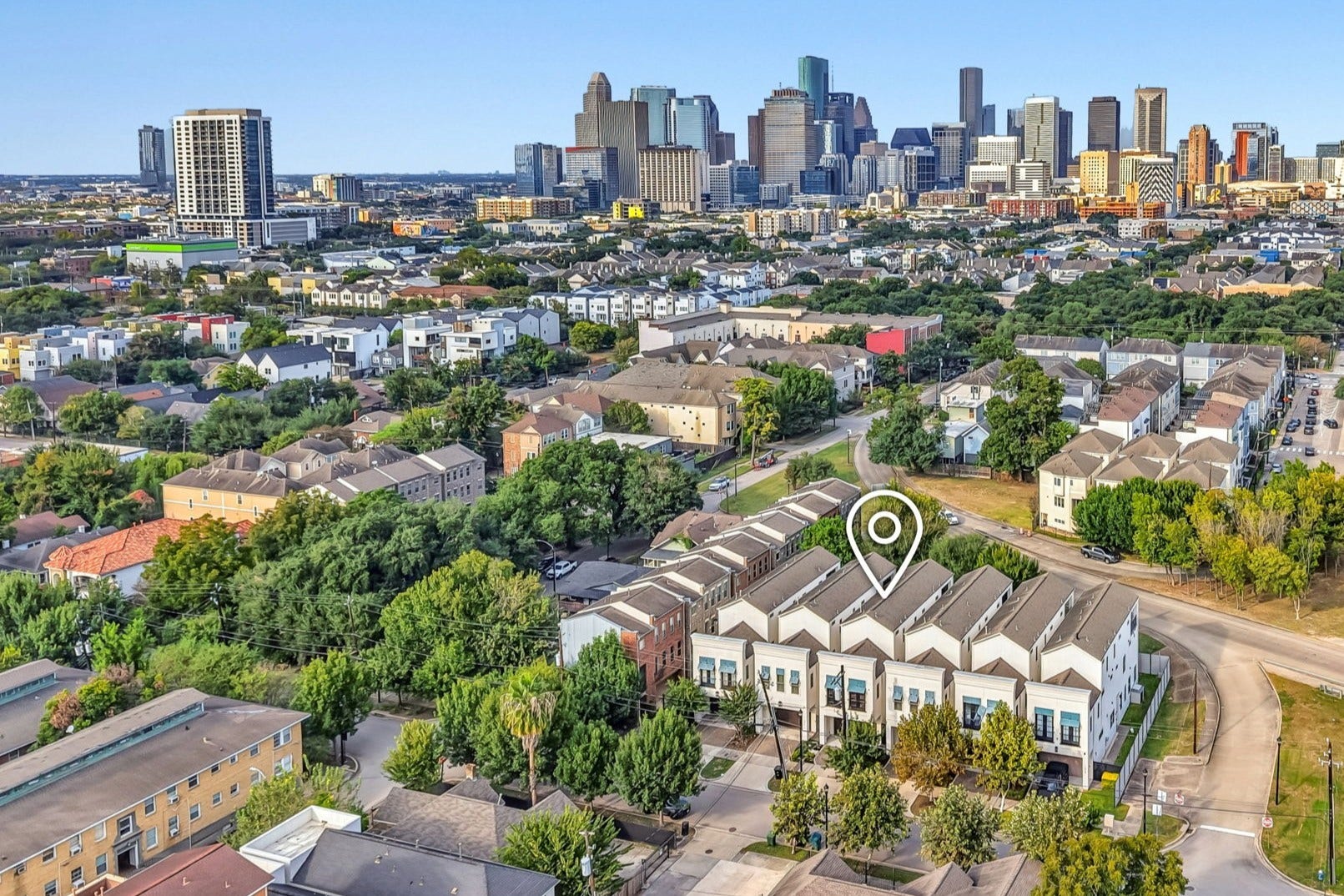 1713 Holman Street, Houston, TX 77004 Location, location, location! Ideally situated just 5 minutes from both Downtown and the Texas Medical Center, this home offers an unbeatable commute and central convenience.