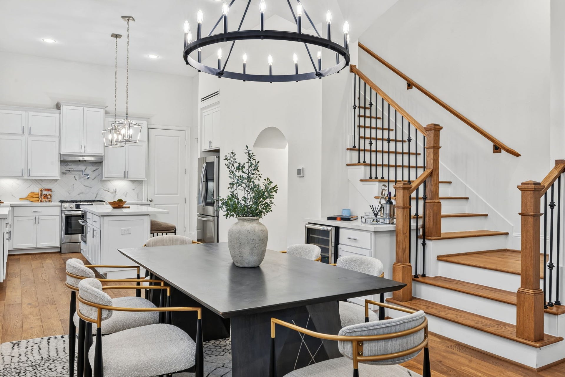 1713 Holman Street, Houston, TX 77004 Dining room is anchored by a statement chandelier.