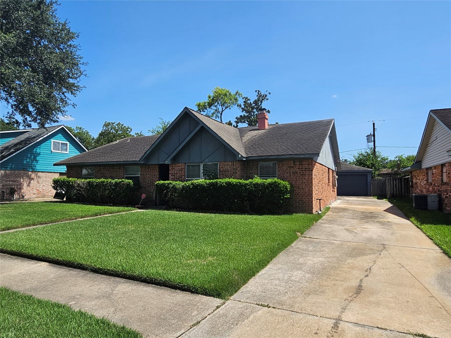 Property photo for 1113 E Amherst Lane, Deer Park, TX