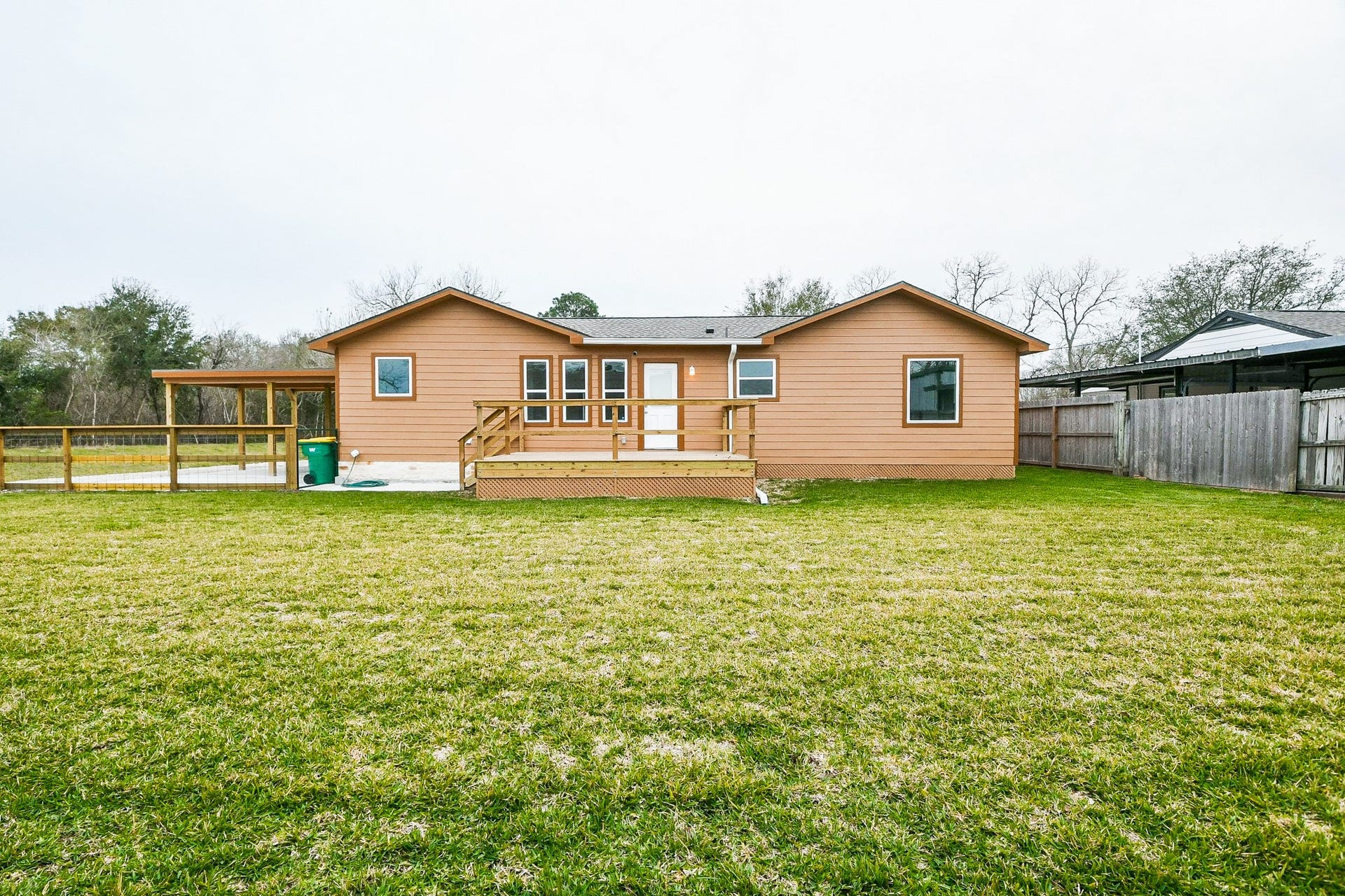3200 Hoover Street, La Marque, TX 77568 Huge fenced back yard