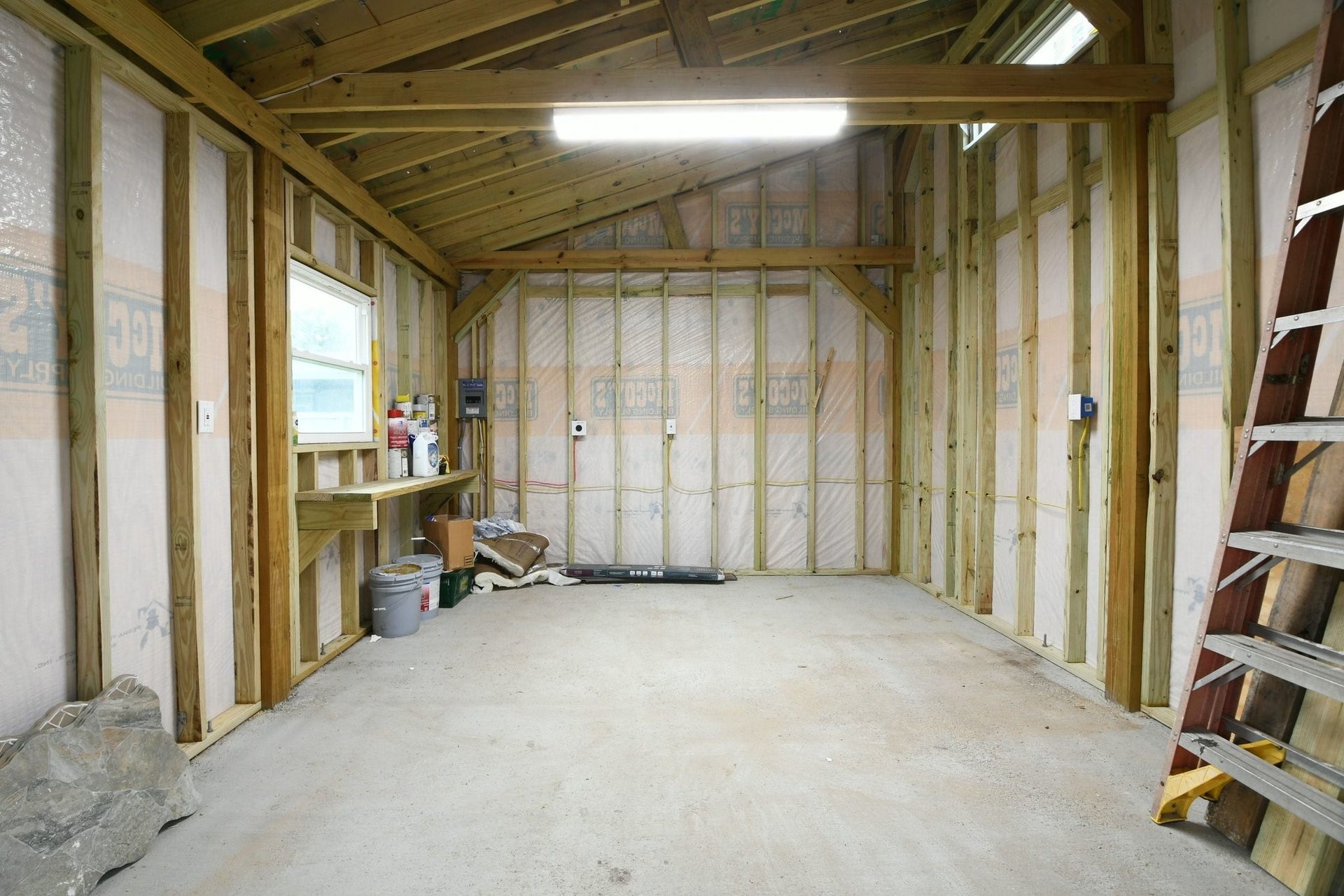 3200 Hoover Street, La Marque, TX 77568 220 square foot workshop with 60 amp service