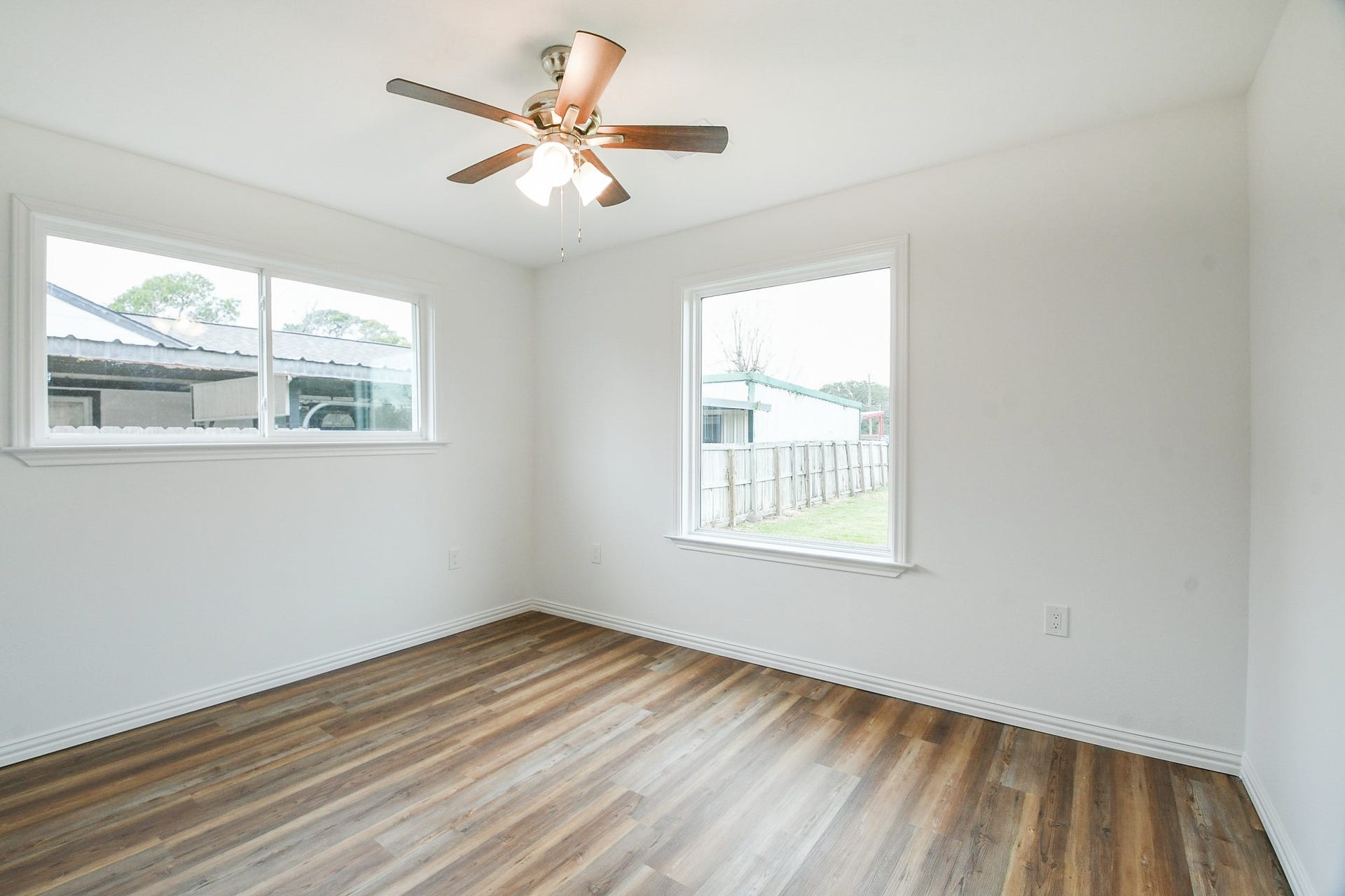 3200 Hoover Street, La Marque, TX 77568 Beautiful views from every room