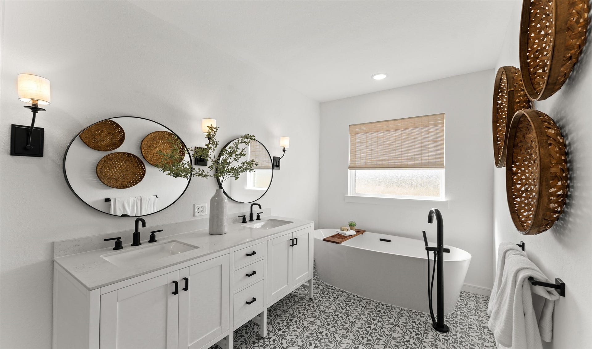 Spa-like primary bath (*Photo not of actual home and used for illustration purposes only.)