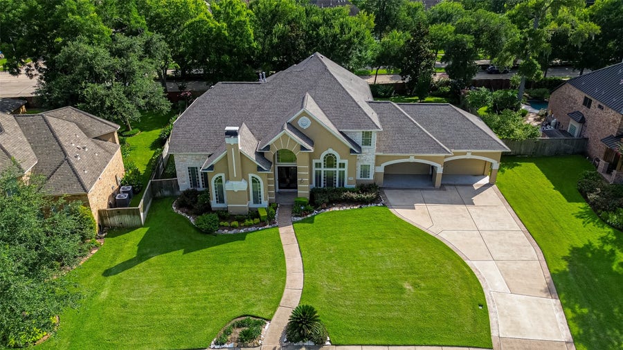 Property photo for 7706 Long Shadows Drive, Sugar Land, TX