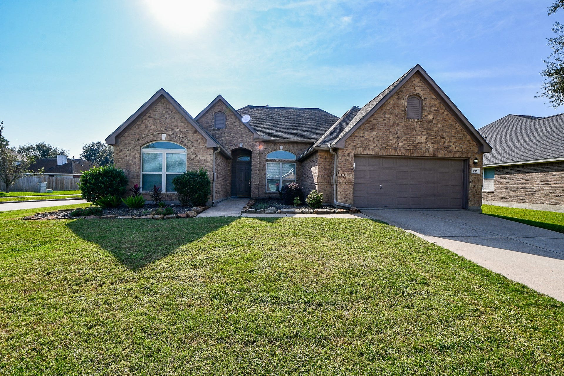 1816 Oak Lodge Drive, Pearland, TX 77581 1816 Oak Lodge Drive, Pearland, TX 77581