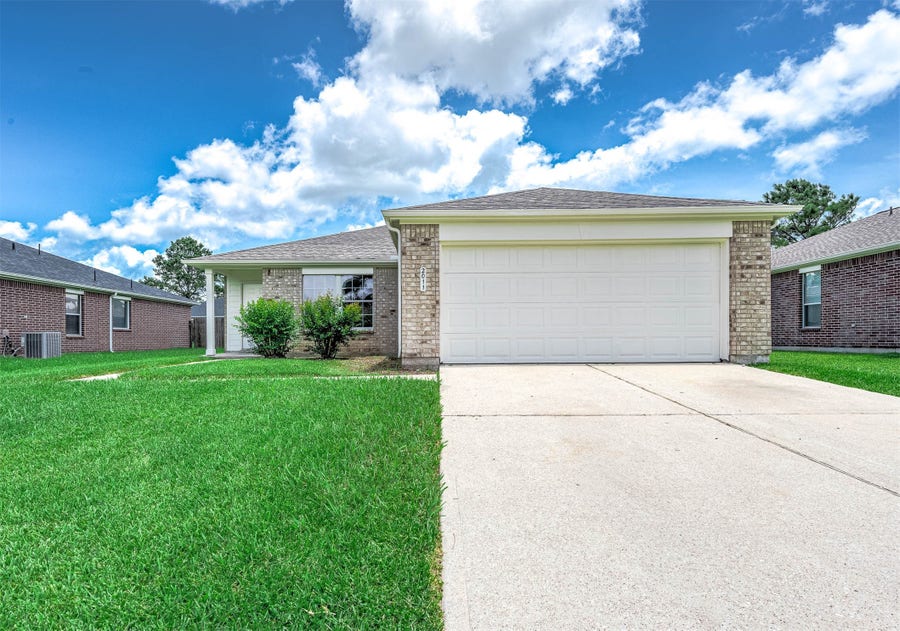 Property photo for 2011 Foxhill Drive, Missouri City, TX