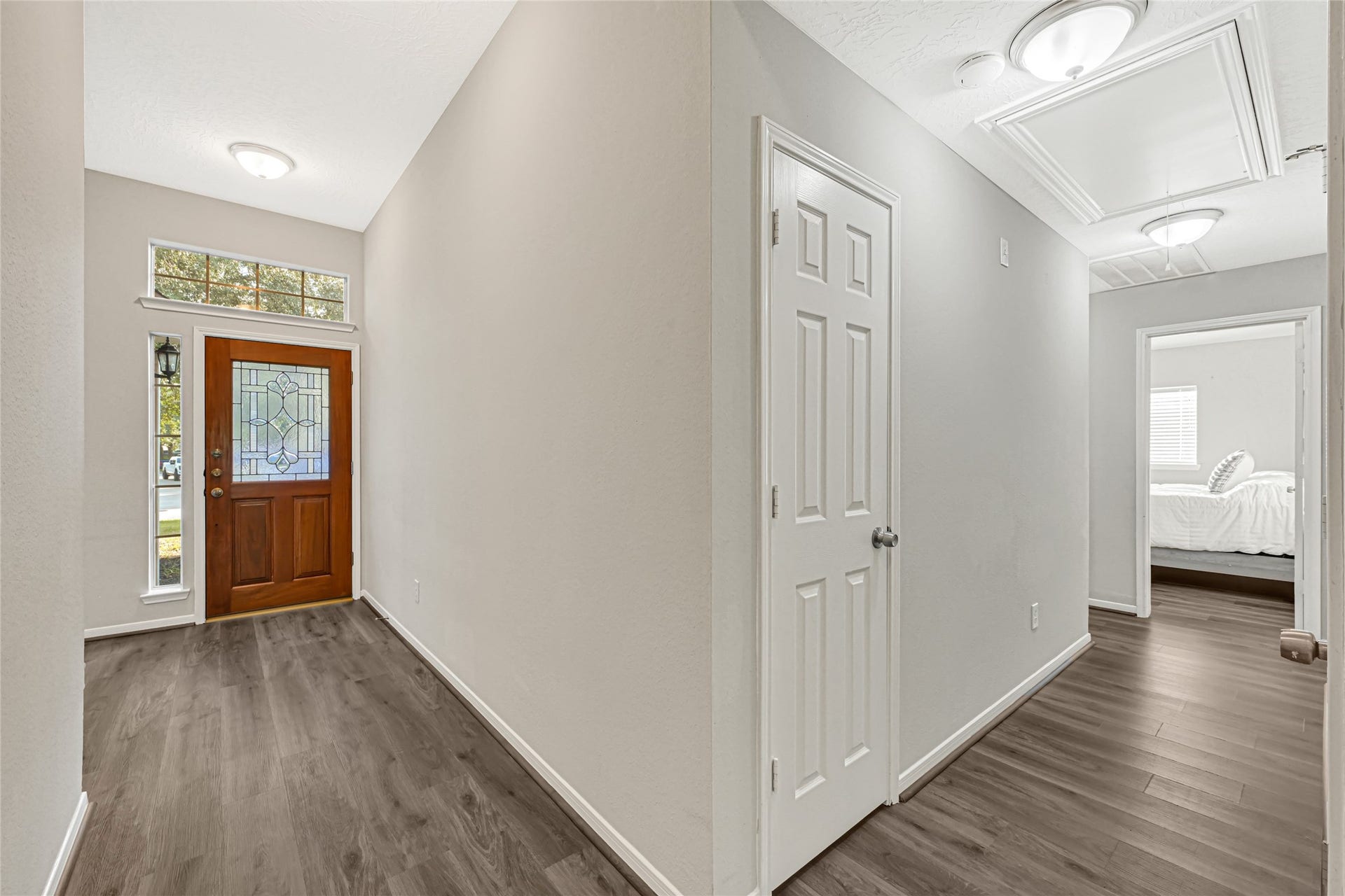 804 Cherry Blossom Drive, League City, TX 77573 entryway looking towards secondary bedrooms