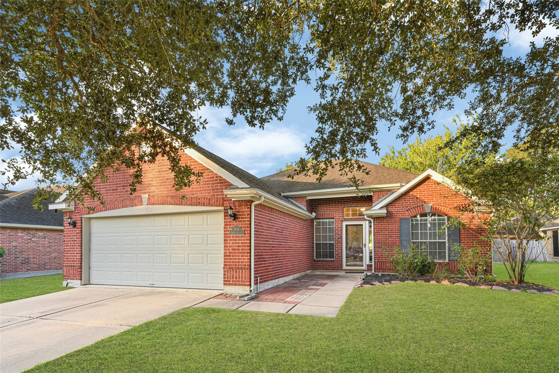 804 Cherry Blossom Drive, League City, TX 77573 this home is within walking distance to the park area