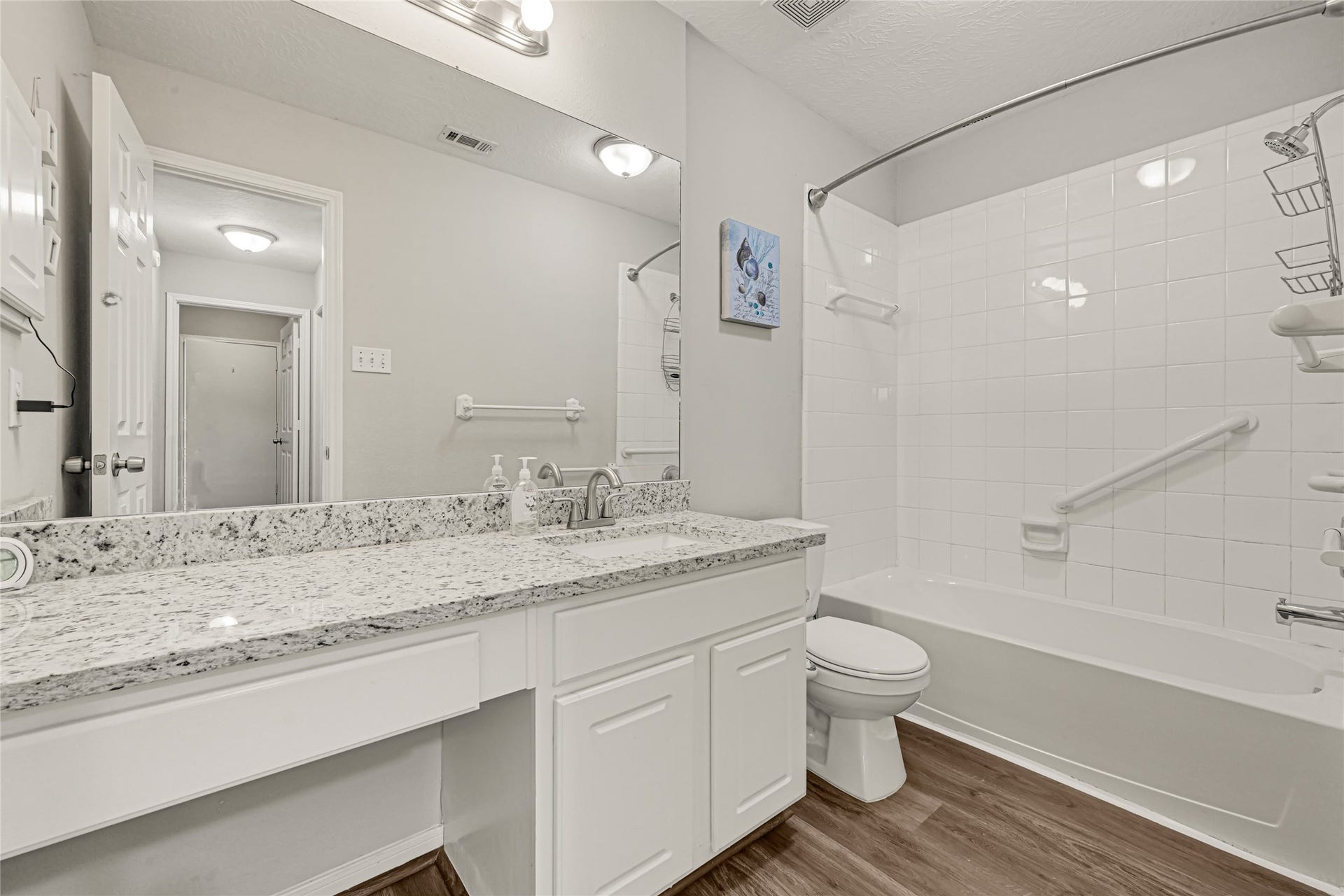 804 Cherry Blossom Drive, League City, TX 77573 secondary bathroom