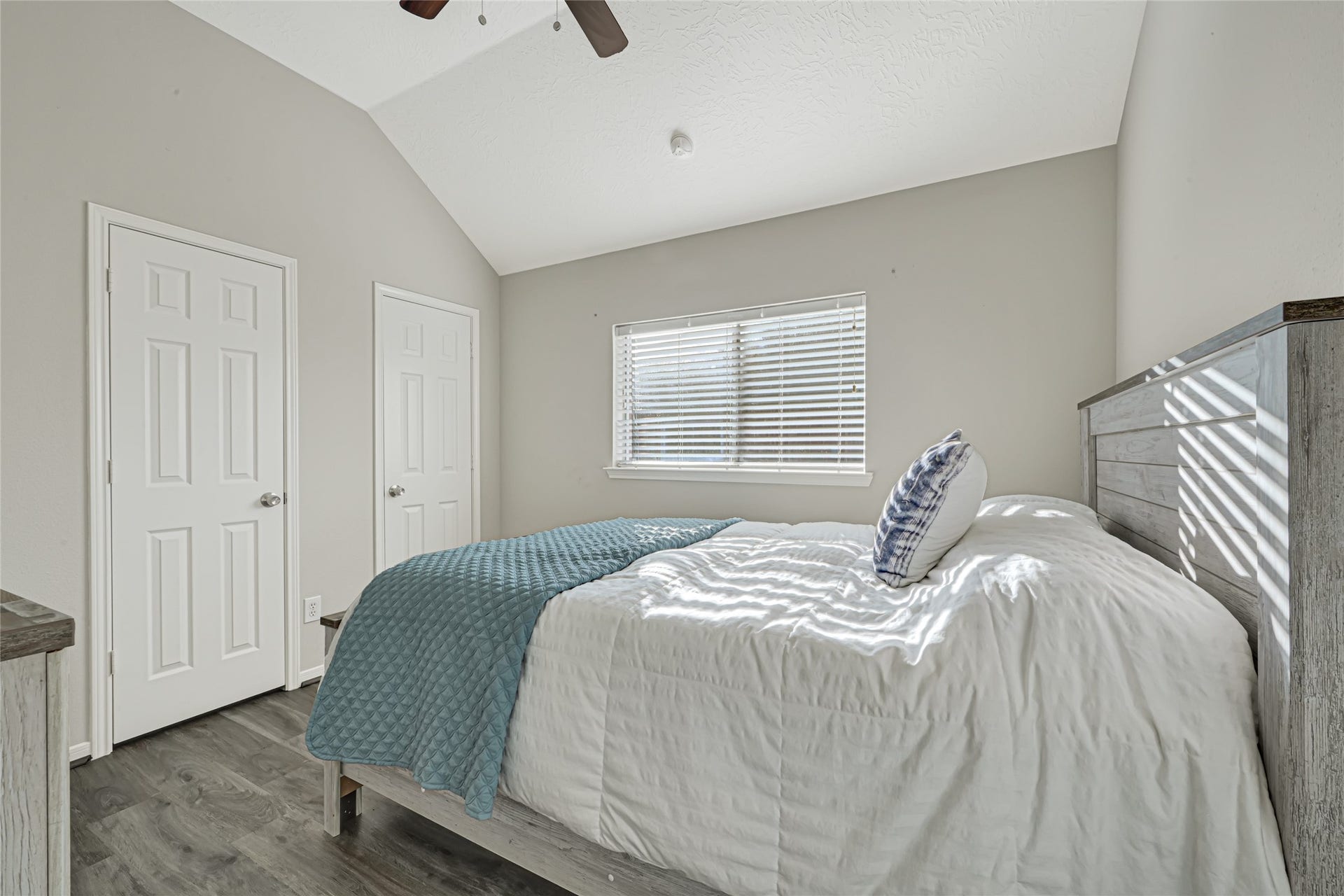 804 Cherry Blossom Drive, League City, TX 77573 secondary bedroom