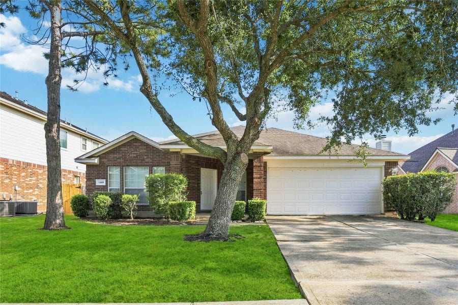 Property photo for 11609 Spill Creek Drive, Pearland, TX