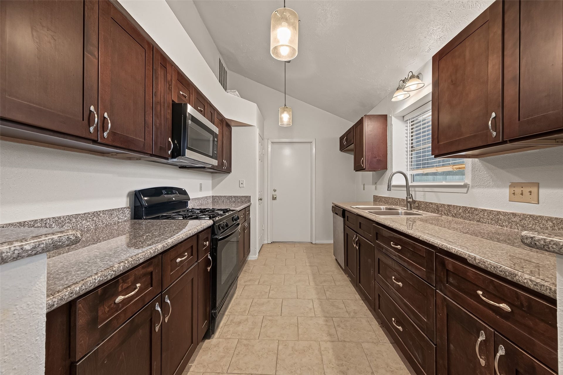 2714 S Brompton Drive, Pearland, TX 77584 2714 S Brompton Drive, Pearland, TX 77584