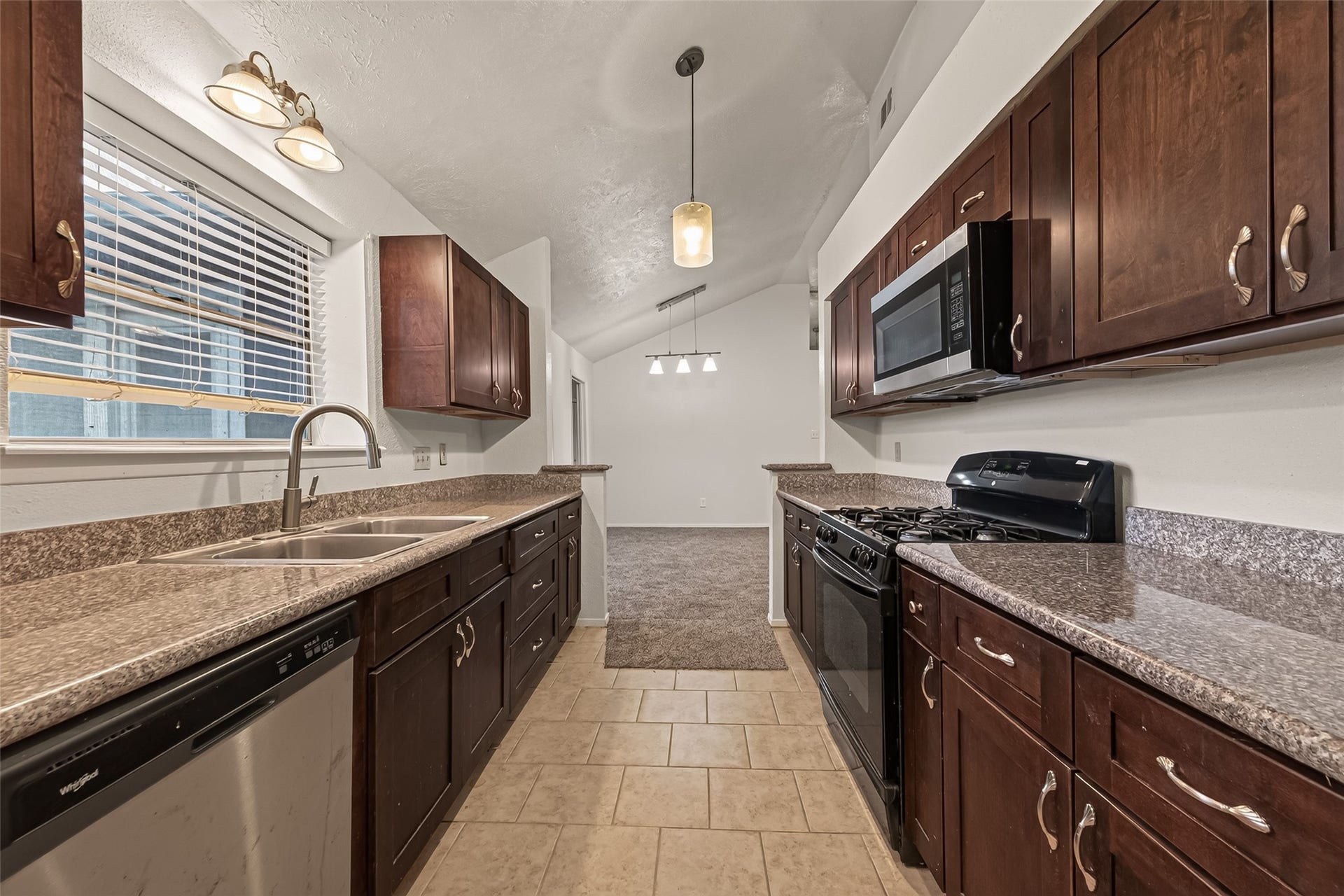 2714 S Brompton Drive, Pearland, TX 77584 2714 S Brompton Drive, Pearland, TX 77584