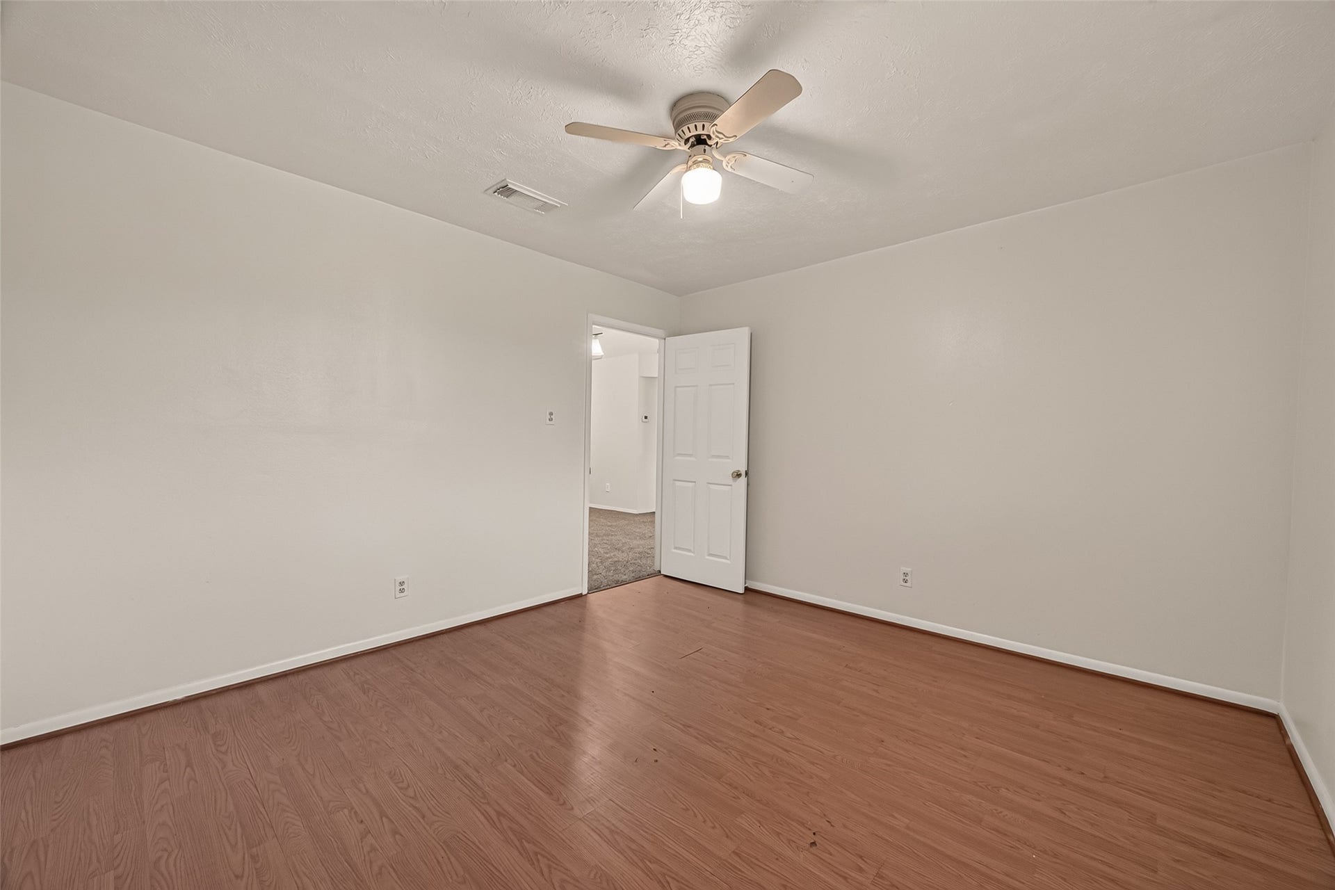 2714 S Brompton Drive, Pearland, TX 77584 2714 S Brompton Drive, Pearland, TX 77584