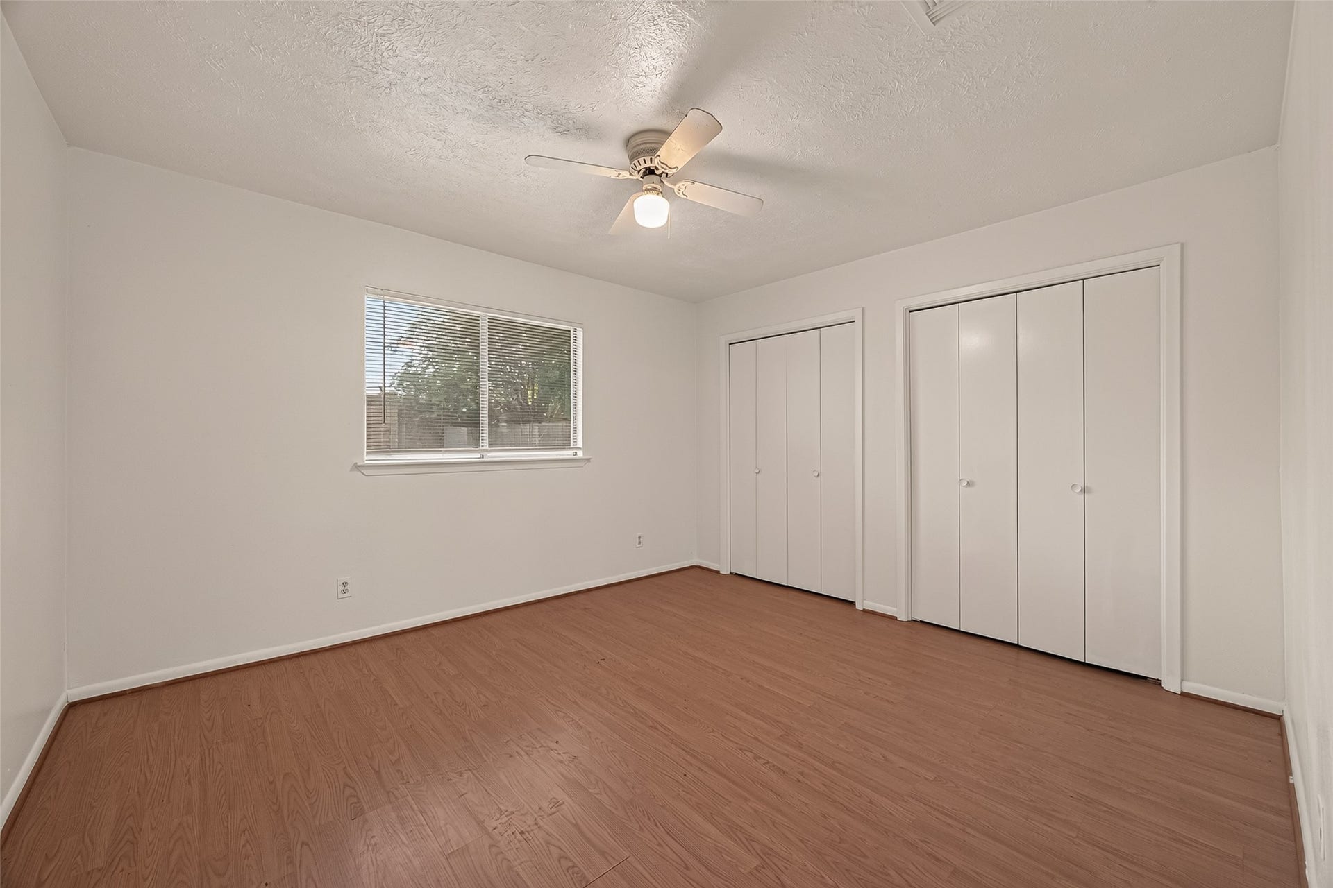 2714 S Brompton Drive, Pearland, TX 77584 2714 S Brompton Drive, Pearland, TX 77584