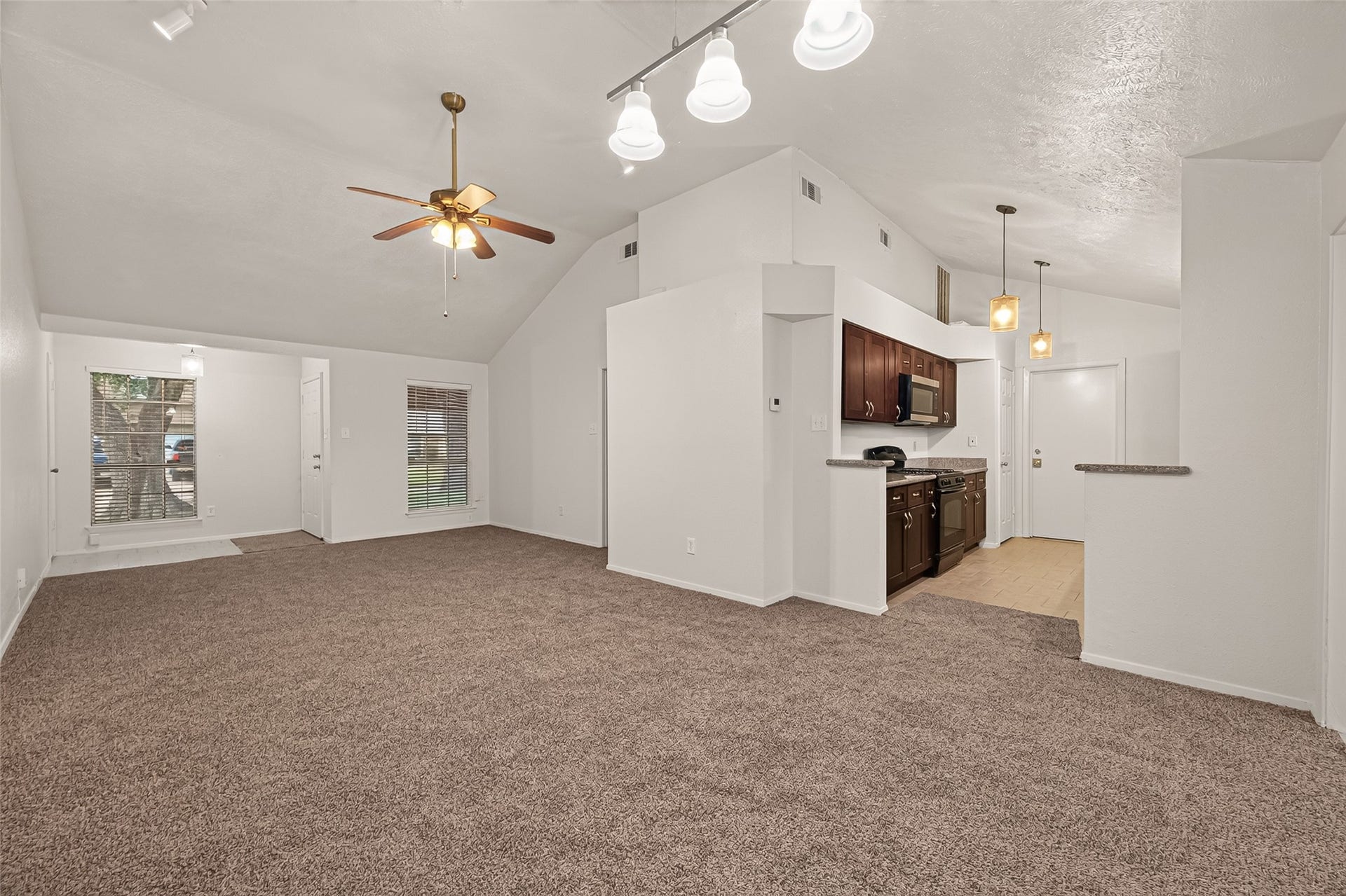 2714 S Brompton Drive, Pearland, TX 77584 2714 S Brompton Drive, Pearland, TX 77584