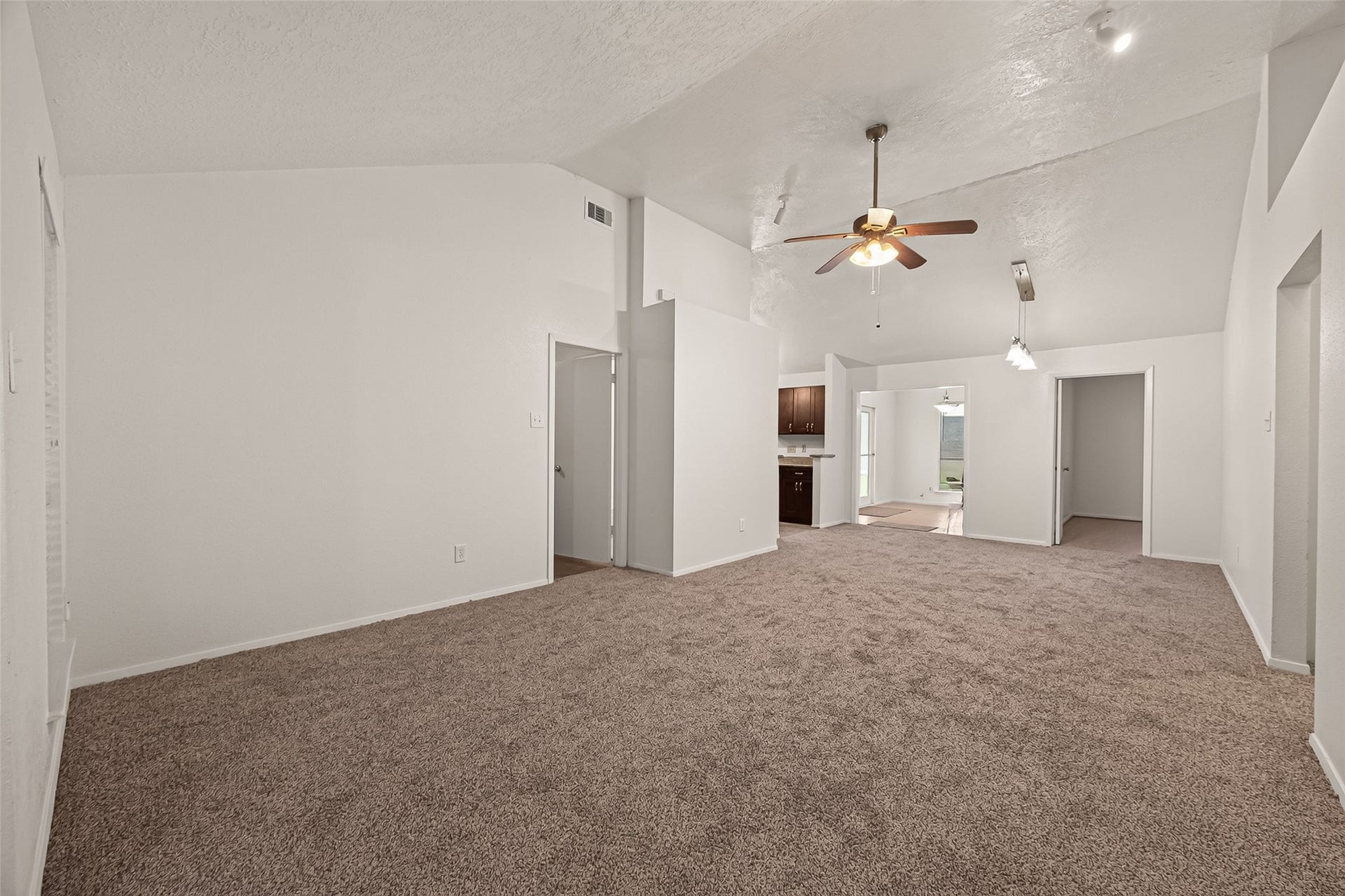 2714 S Brompton Drive, Pearland, TX 77584 2714 S Brompton Drive, Pearland, TX 77584
