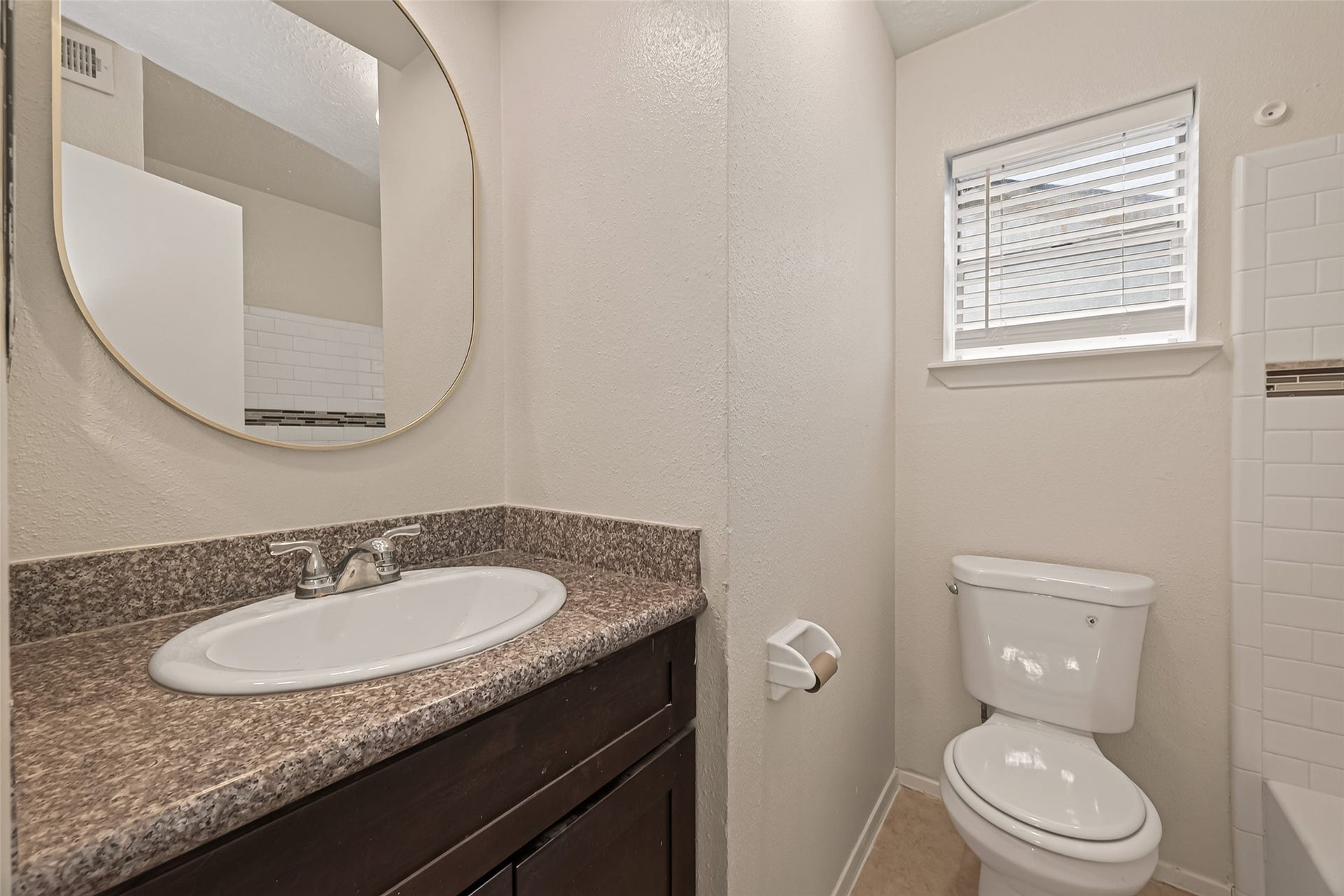 2714 S Brompton Drive, Pearland, TX 77584 2714 S Brompton Drive, Pearland, TX 77584