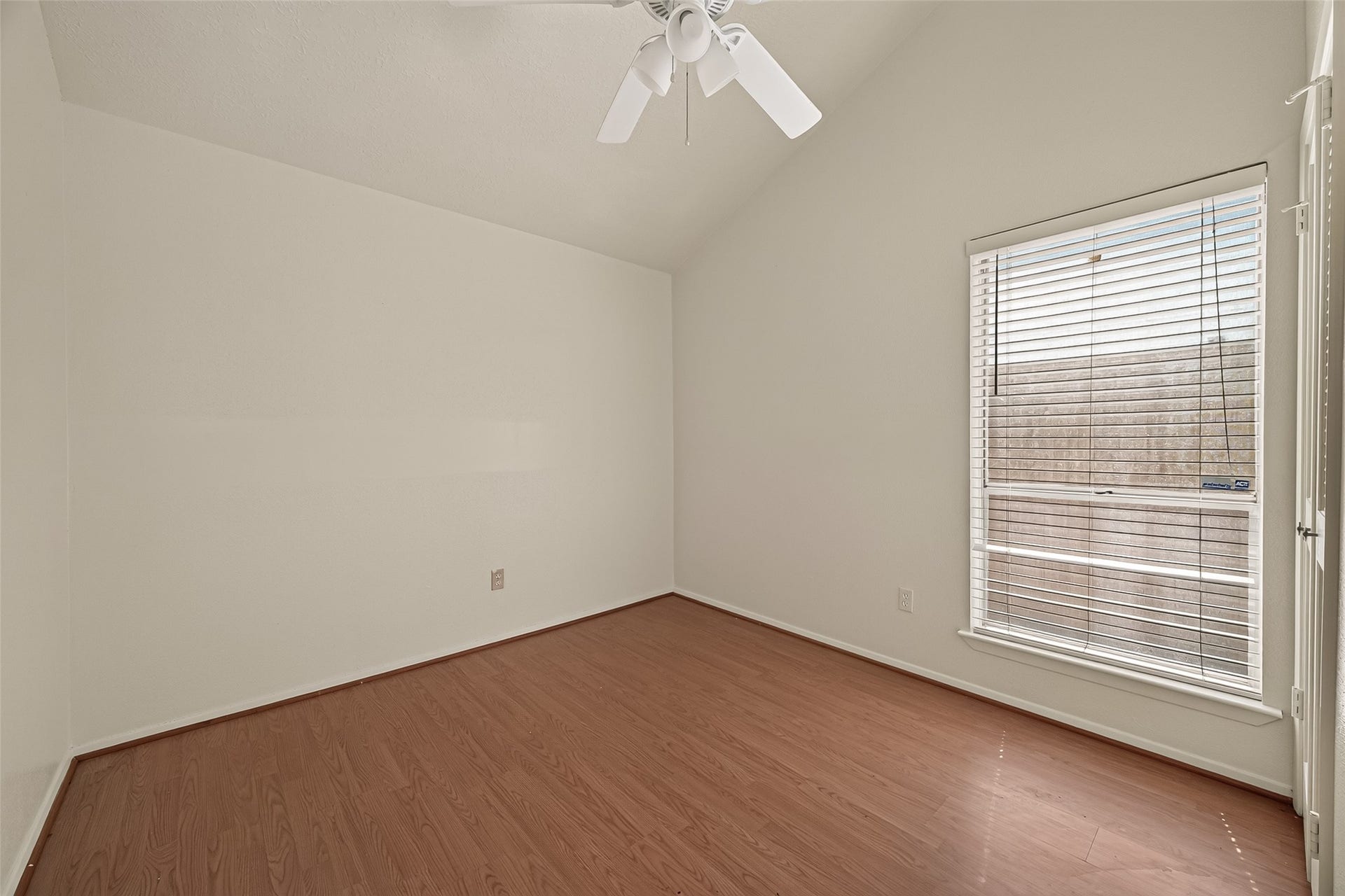 2714 S Brompton Drive, Pearland, TX 77584 2714 S Brompton Drive, Pearland, TX 77584