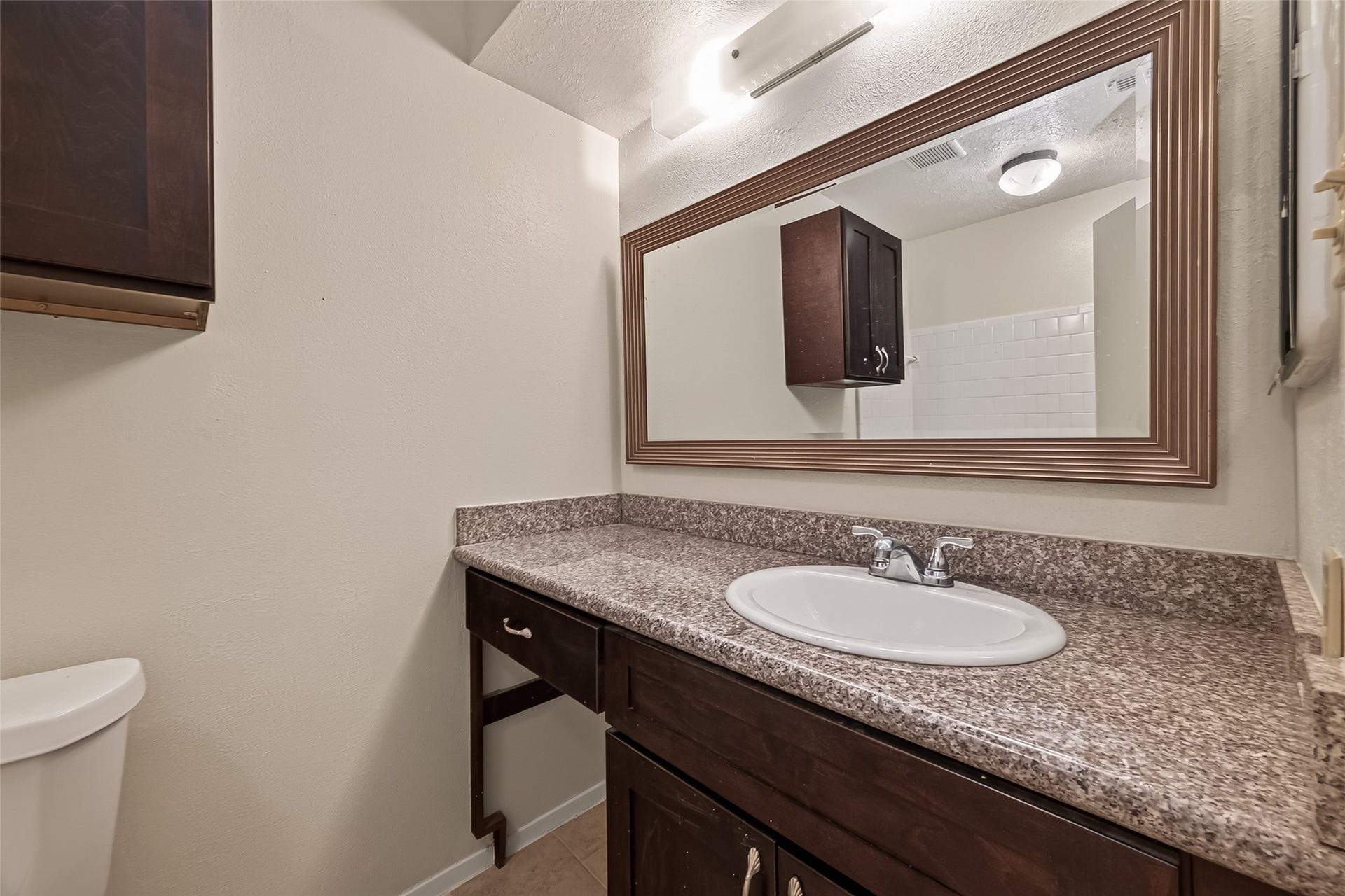 2714 S Brompton Drive, Pearland, TX 77584 2714 S Brompton Drive, Pearland, TX 77584
