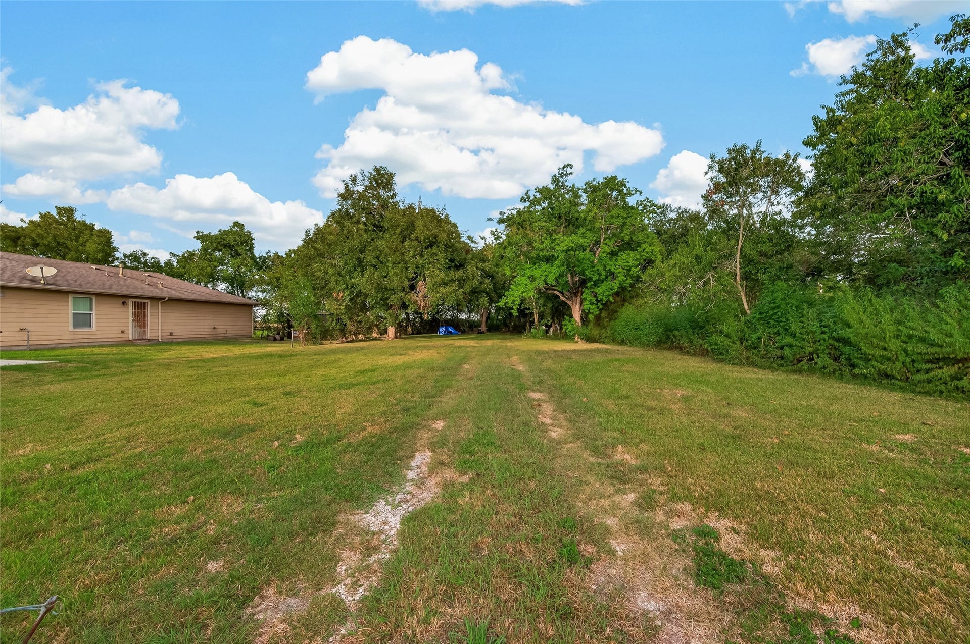 410 Bates Street, Texas City, TX 77591 410 Bates Street, Texas City, TX 77591