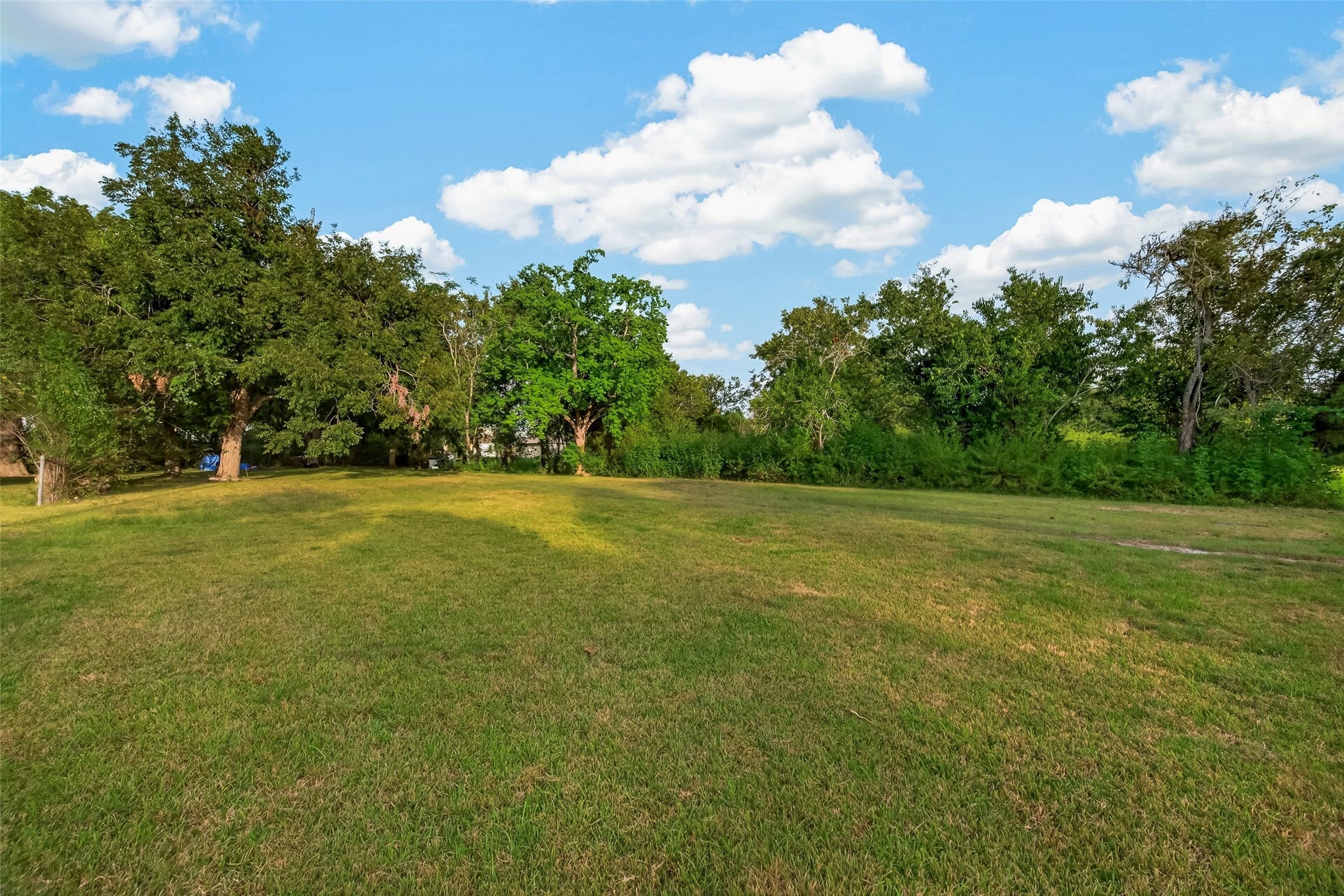 410 Bates Street, Texas City, TX 77591 410 Bates Street, Texas City, TX 77591