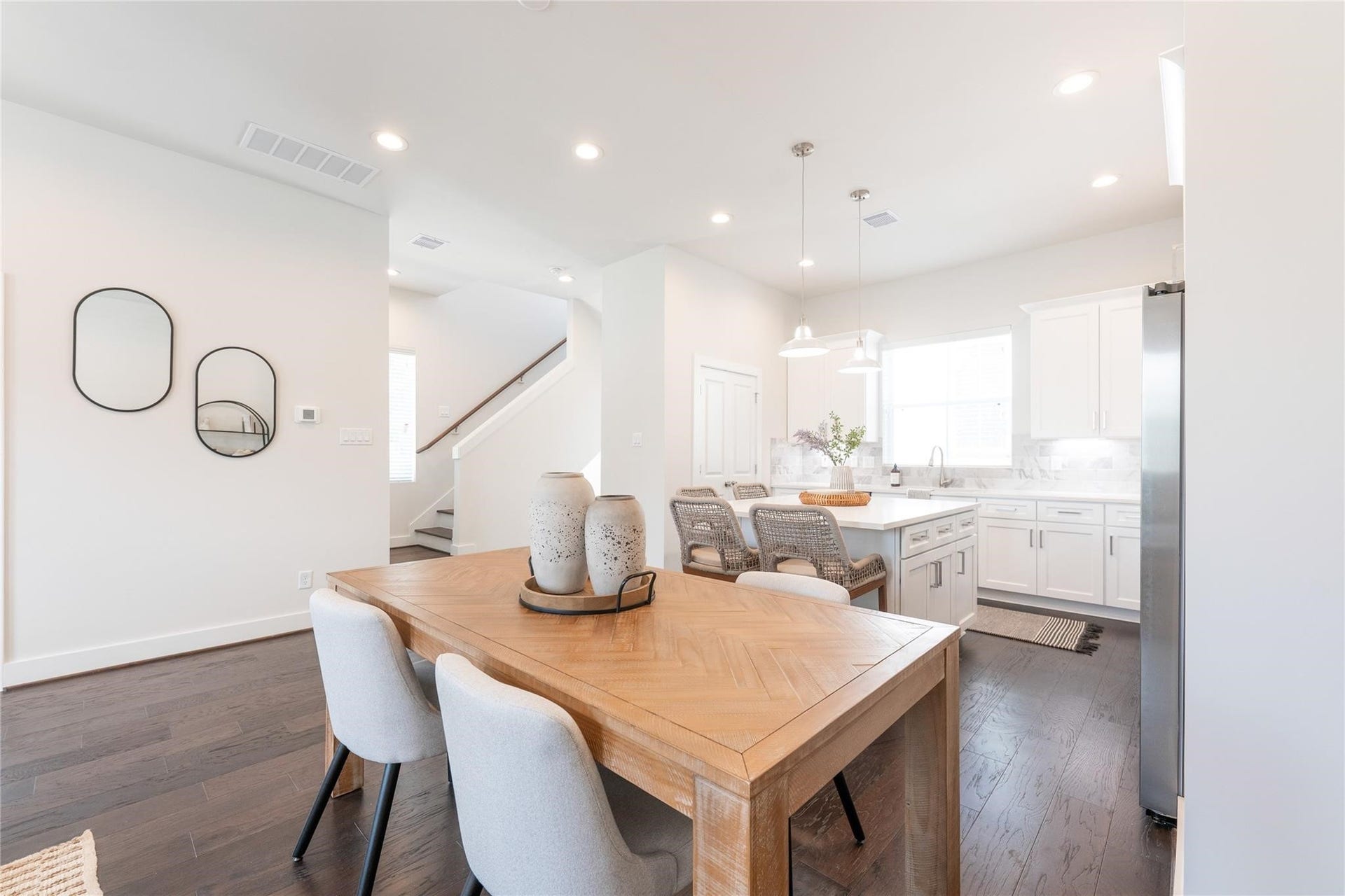 5518 Wheatley Street, #B, Houston, TX 77091 Open-concept dining and living area