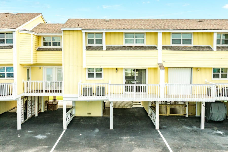 Property photo for 806 Calico Jack Cove, Galveston, TX