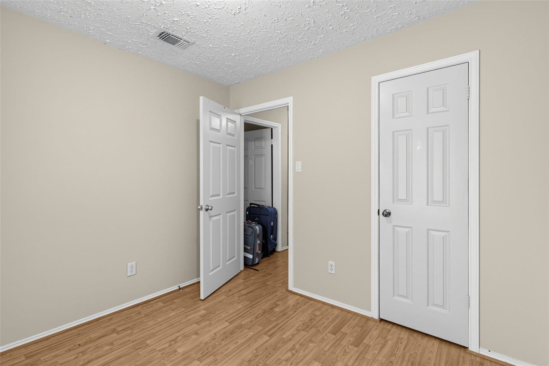 2006 Creek Valley Lane, Sugar Land, TX 77478