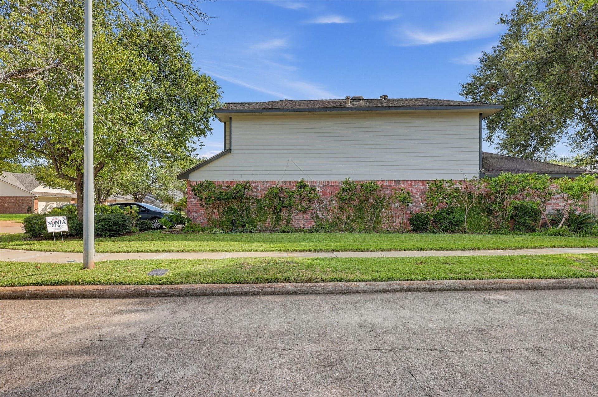 2006 Creek Valley Lane, Sugar Land, TX 77478