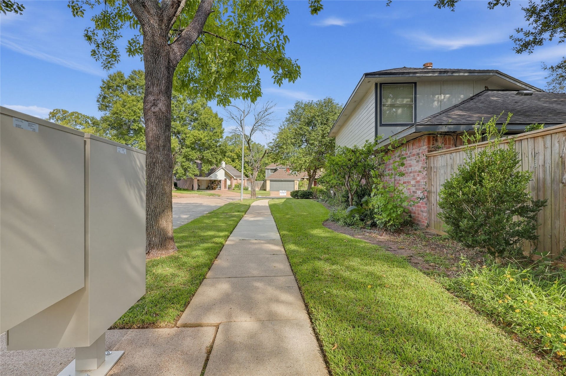 2006 Creek Valley Lane, Sugar Land, TX 77478