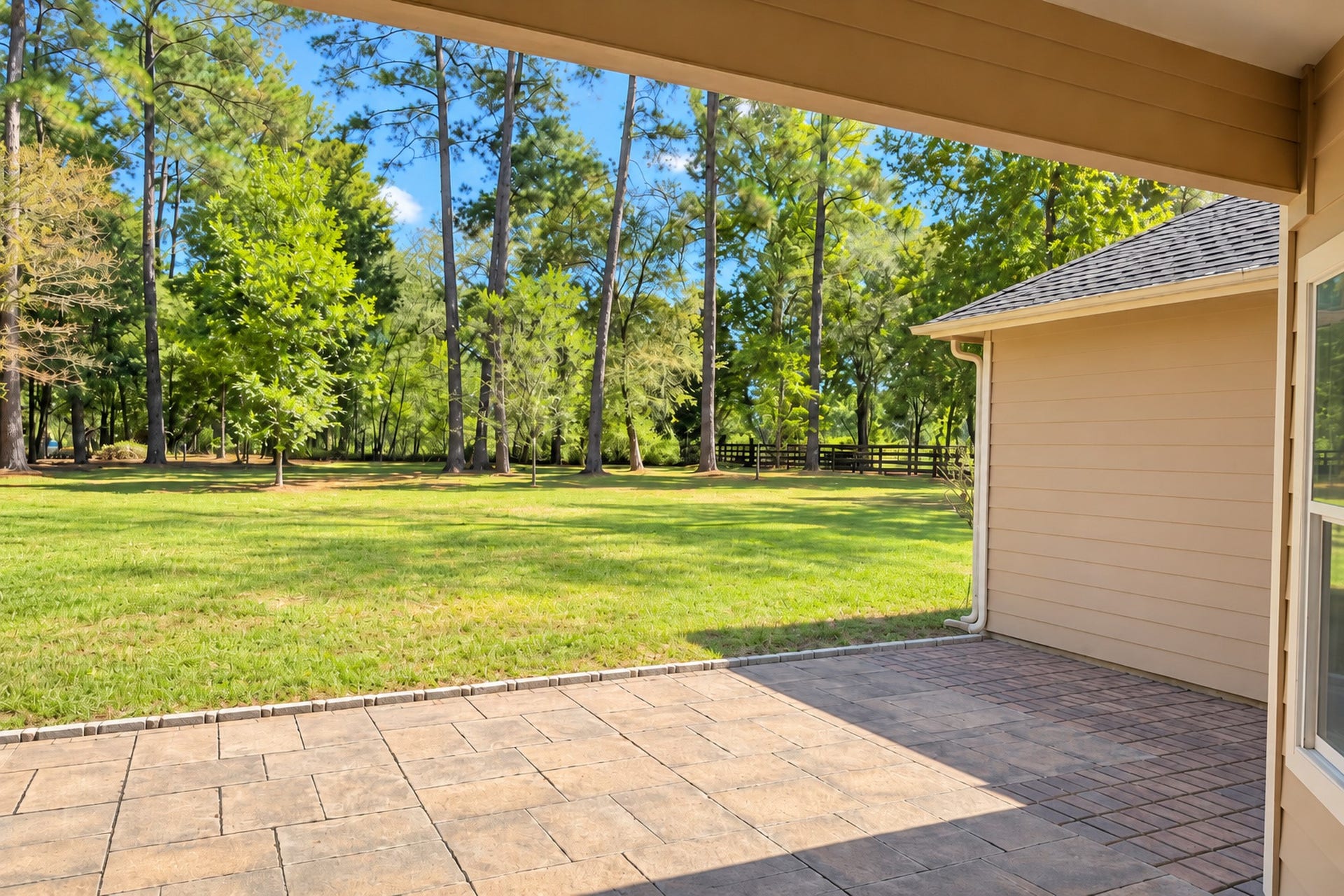 346 Skylark Street, Magnolia, TX 77355 No backyard neighbors, just beautiful trees and room to breathe! After a busy day, come home, unwind, and enjoy the peace and quiet of your own backyard. Conveniently located near Magnolia shopping, dining, and Grand Parkway 99, offering a wonderful balance of country living and everyday convenience.