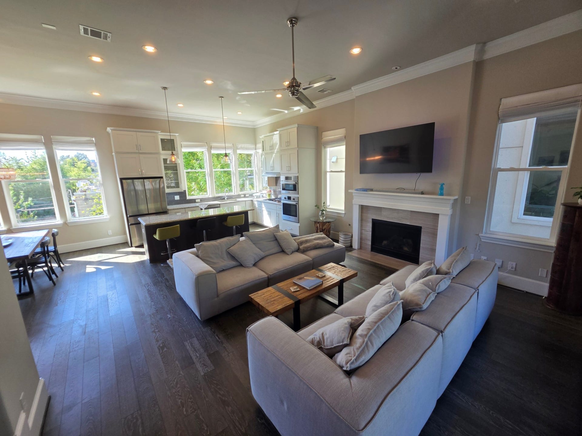 612 E 20th Street, #C, Houston, TX 77008 612 E 20th Street, #C, Houston, TX 77008