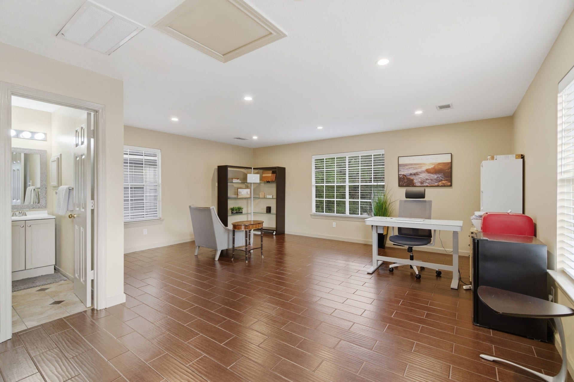 14114 Scarborough Fair Street, Houston, TX 77077 Room over the garage complete with full bathroom