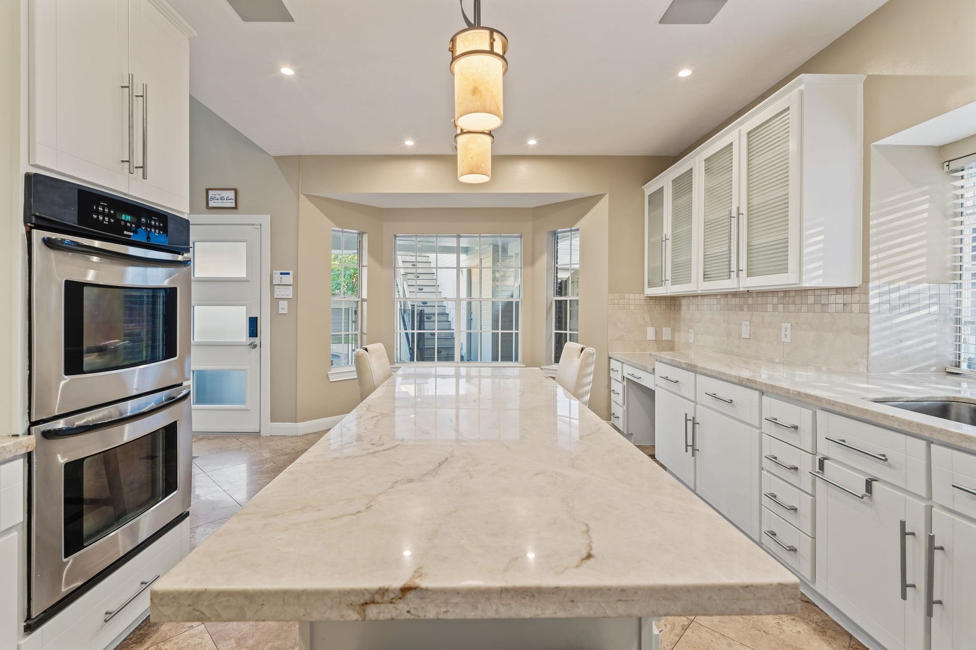 14114 Scarborough Fair Street, Houston, TX 77077 Over extended island- for hosting!