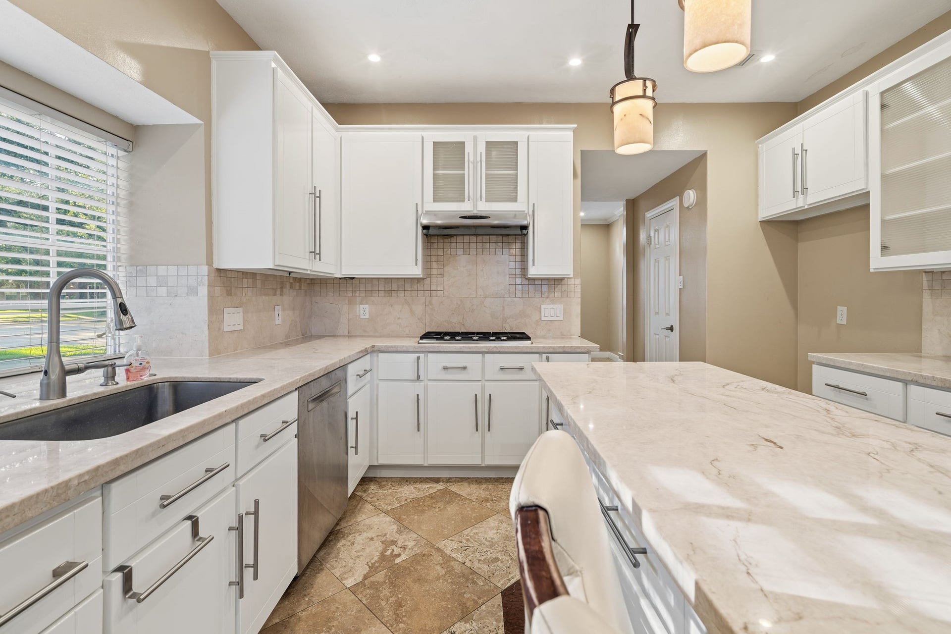 14114 Scarborough Fair Street, Houston, TX 77077 Kitchen faucet hands free - cooking made easy!
